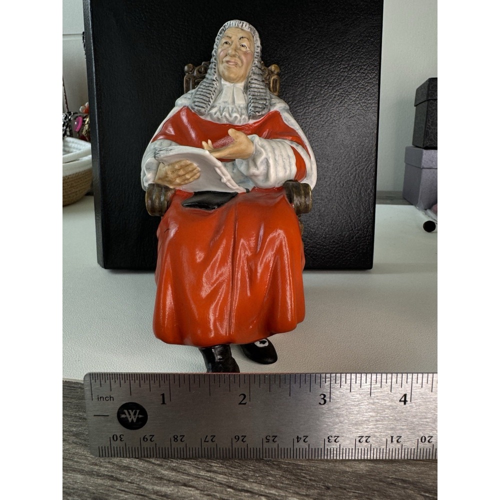Vintage Royal Doulton "The Judge" Porcelain Figurine HN 2443 Barrister England - Picture 9 of 9